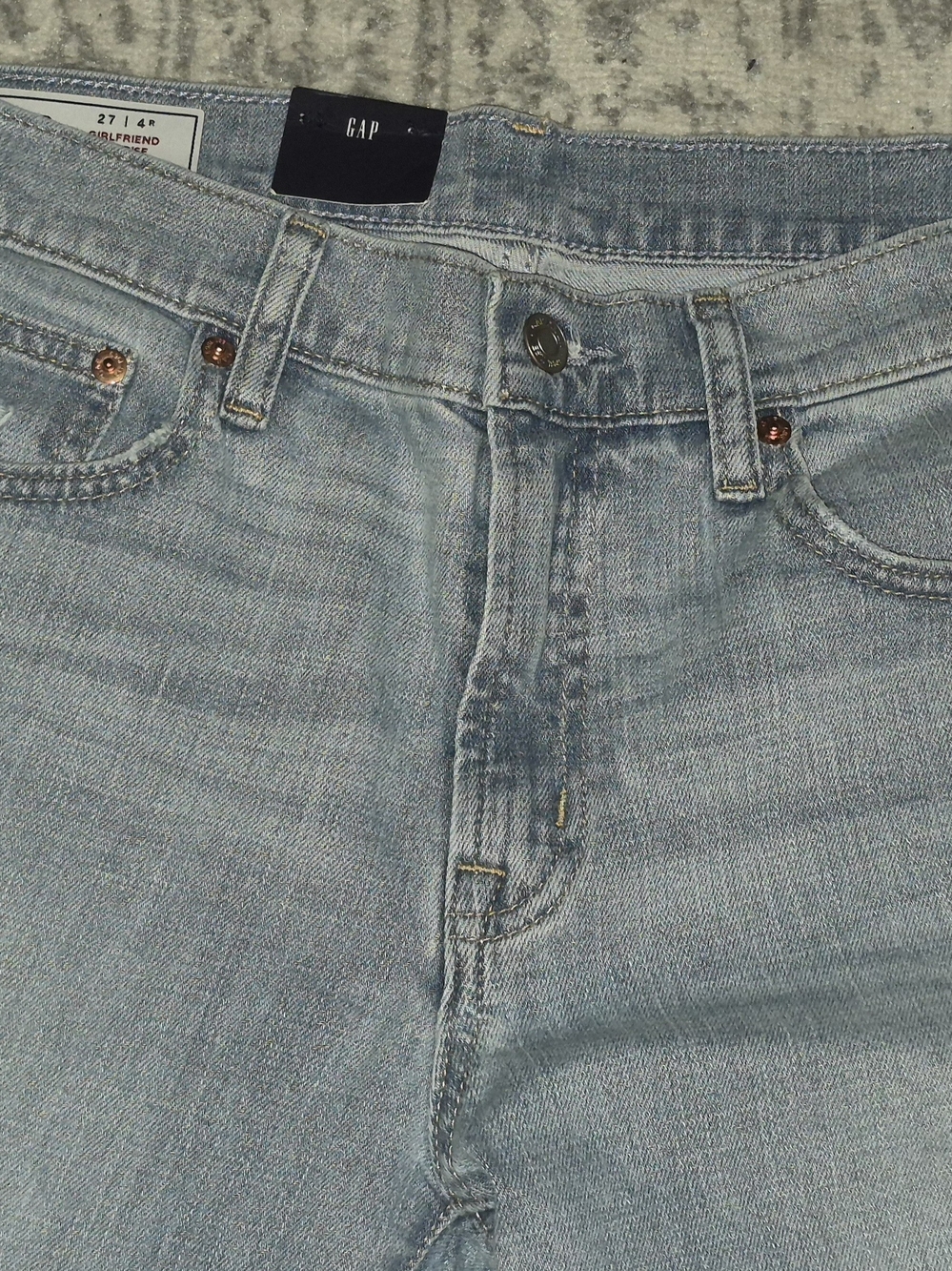 GAP Women’s Slim Light Wash Blue Jeans